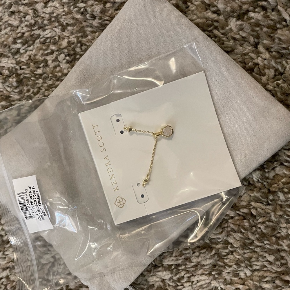 Kendra Scott Necklace